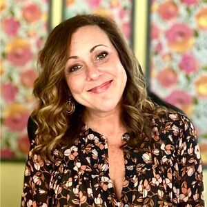 Meet your Posher, Valerie 🎀